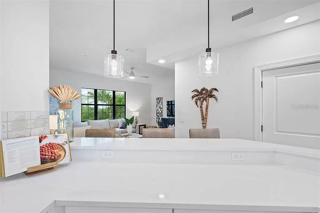 BRISA DEL MAR TWNHMS - Residential Lease