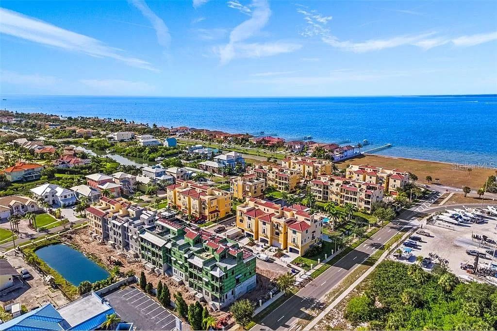 BRISA DEL MAR TWNHMS - Residential Lease