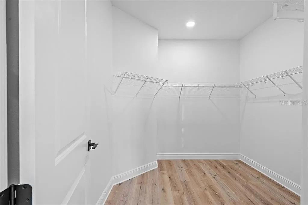BRISA DEL MAR TWNHMS - Residential Lease
