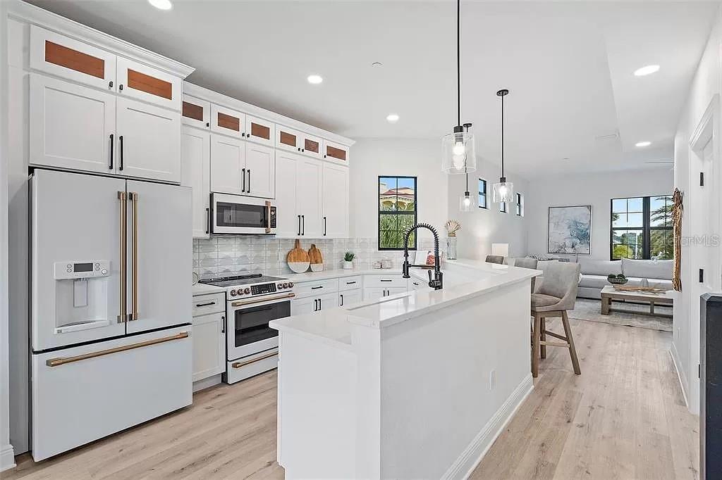 BRISA DEL MAR TWNHMS - Residential Lease