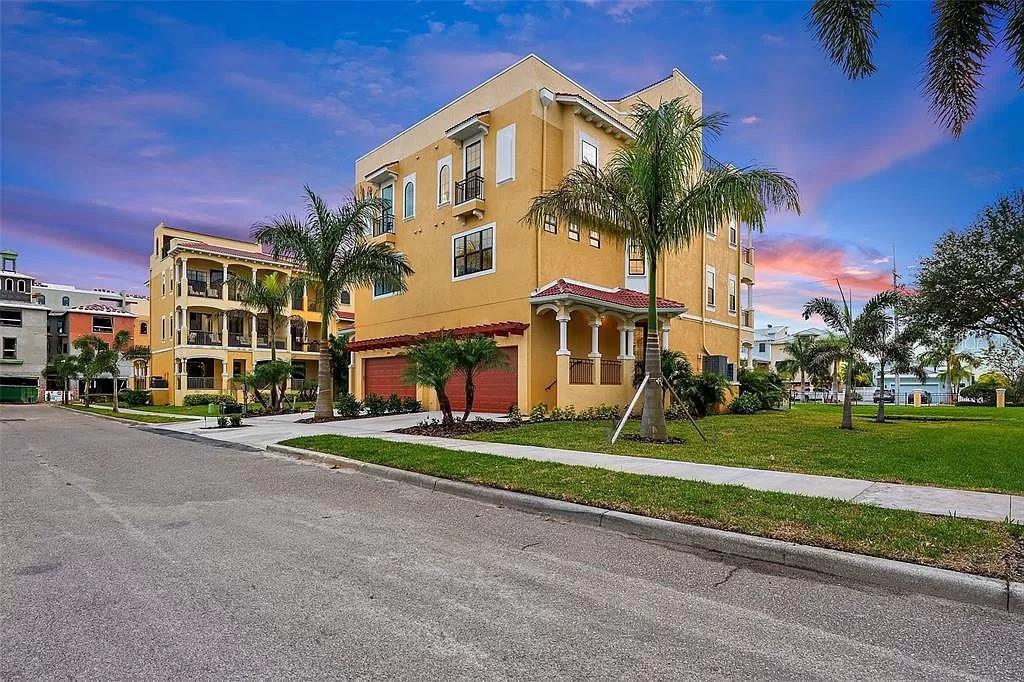 BRISA DEL MAR TWNHMS - Residential Lease