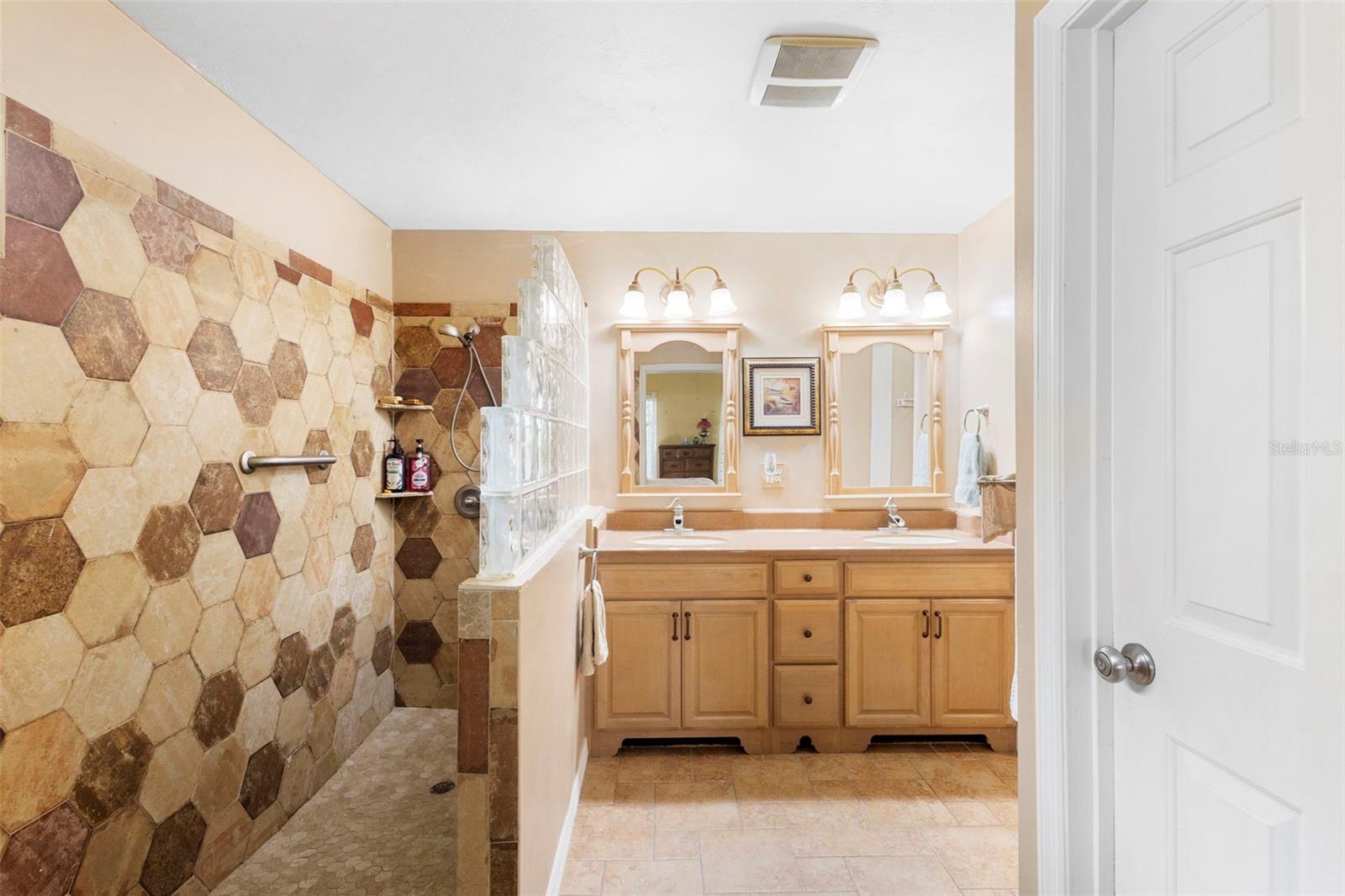 TYMBER TRACE PH 02 - Residential