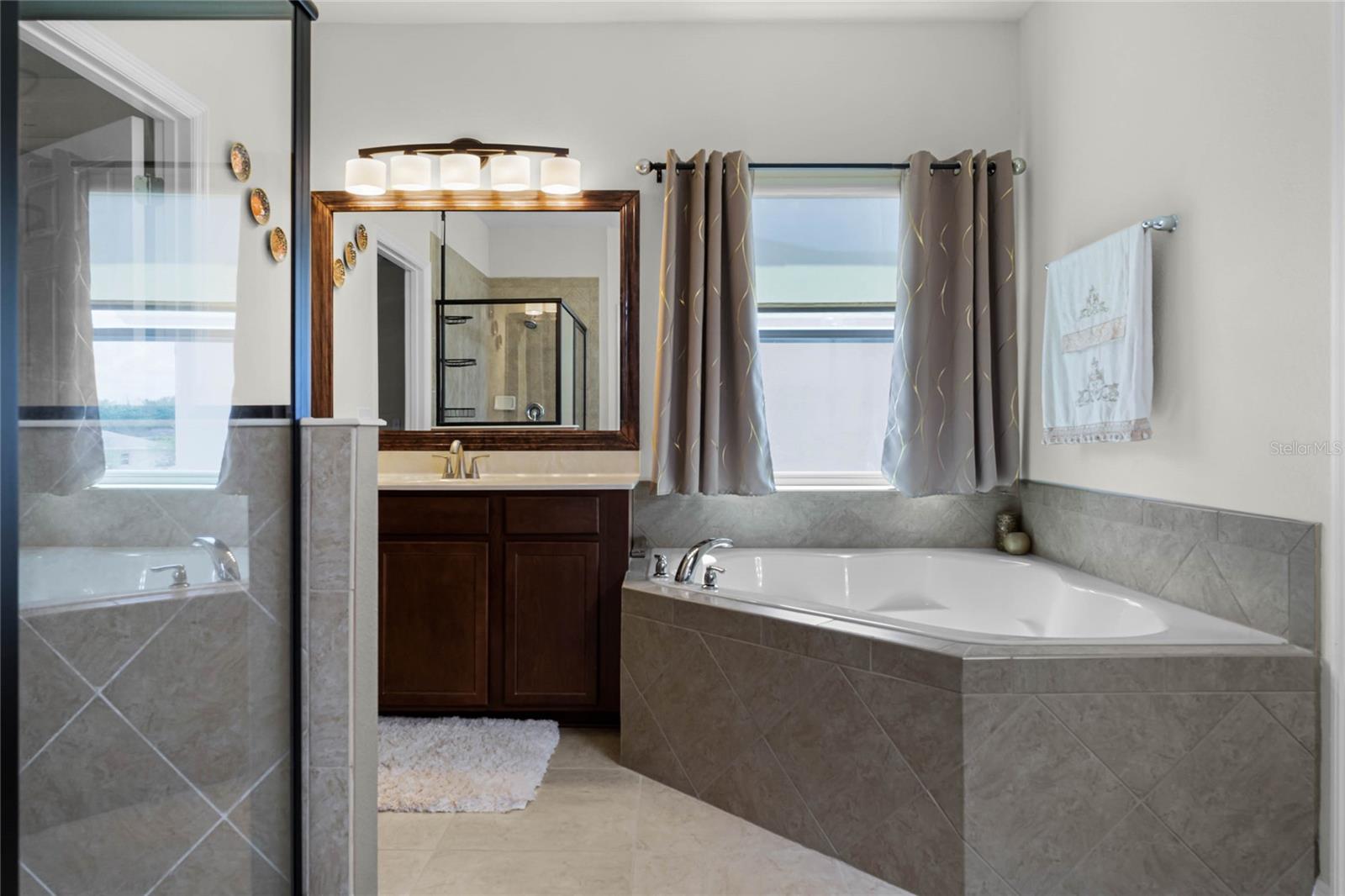 LESTER RIDGE - Residential