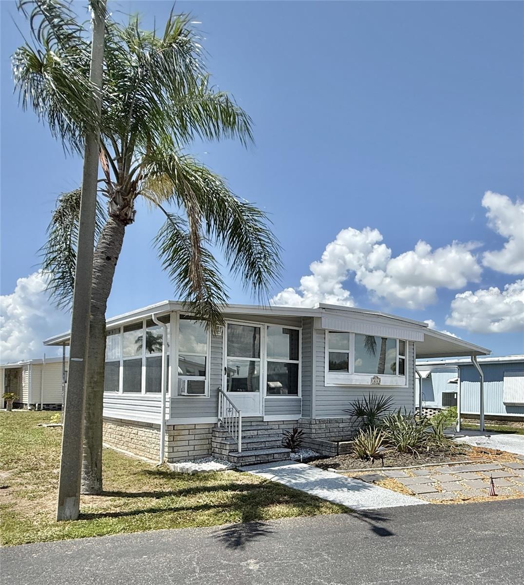 614 MOUNT KEY AVENUE NE 631