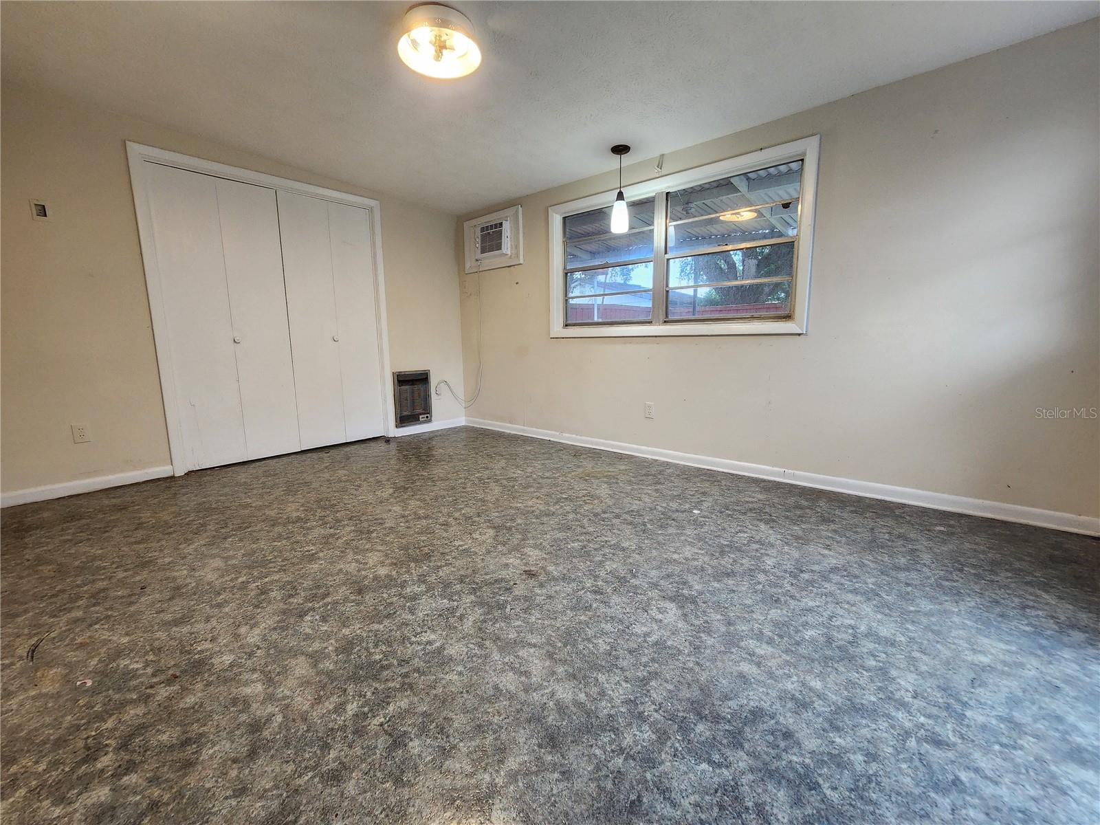 LAKE SIDE PARK - Residential Lease