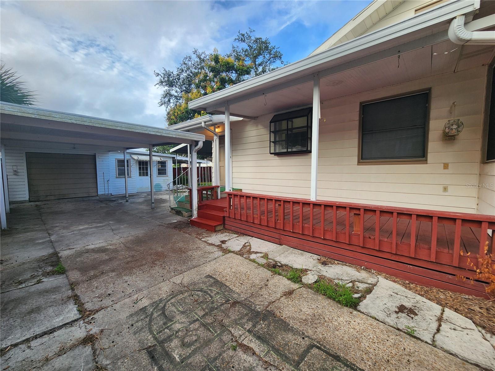 LAKE SIDE PARK - Residential Lease