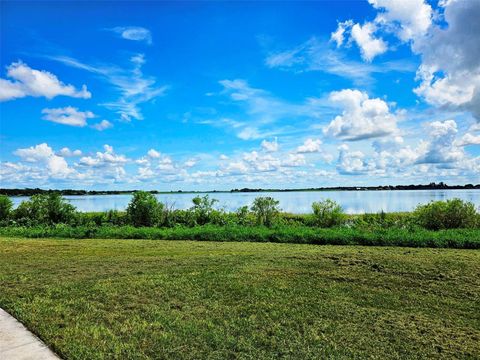 A home in AUBURNDALE