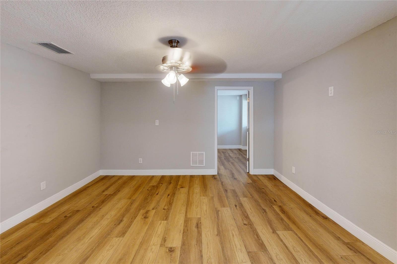 GLENCOE SUB - Residential Lease