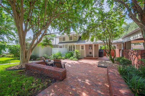 A home in LAKELAND