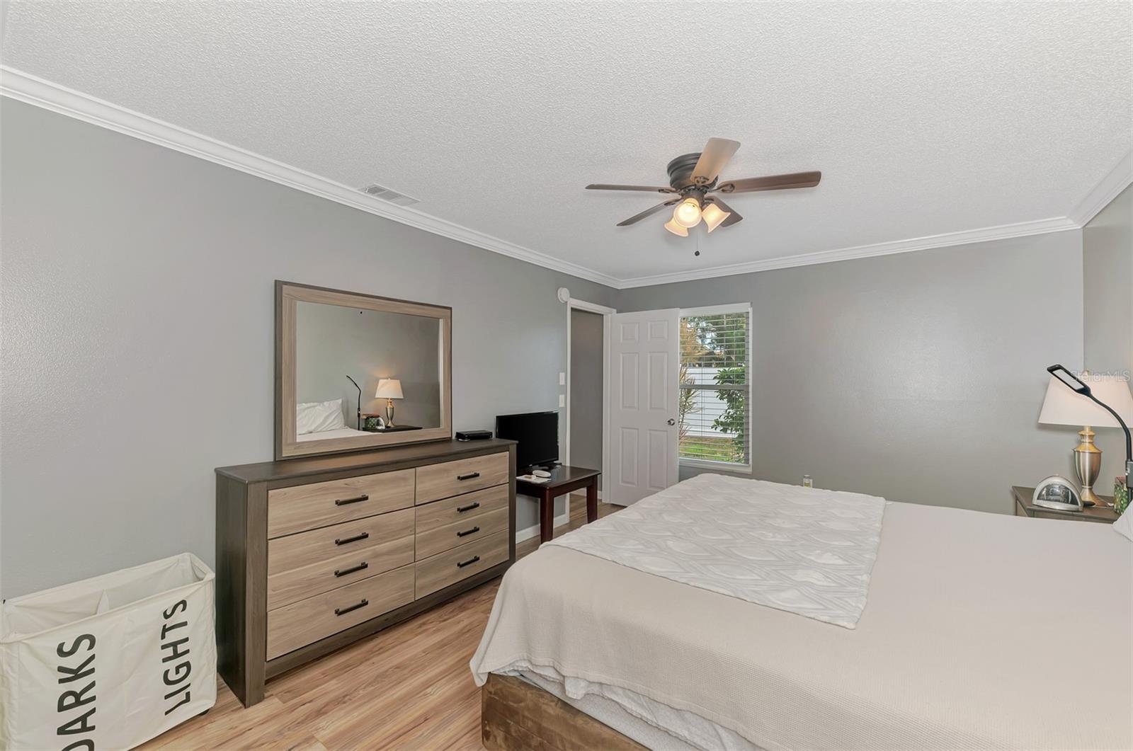 MIRROR LAKE CONDO SEC 3 - Residential