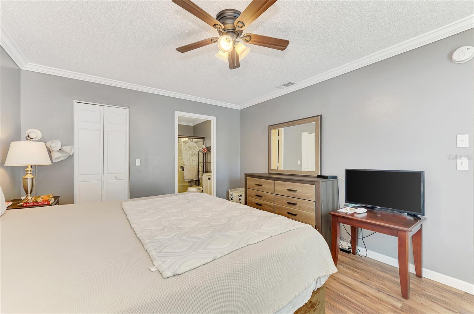 MIRROR LAKE CONDO SEC 3 - Residential