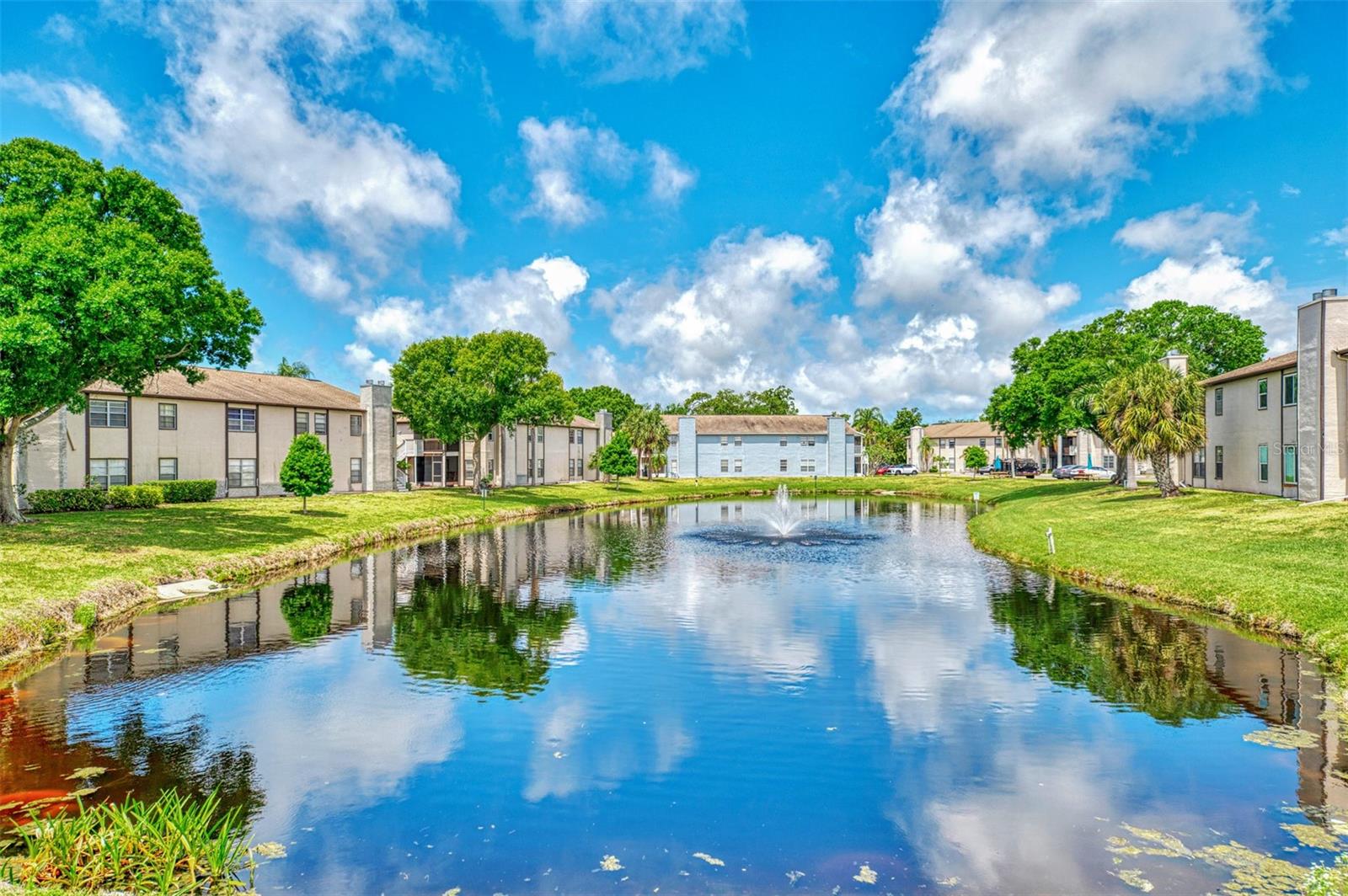 MIRROR LAKE CONDO SEC 3 - Residential