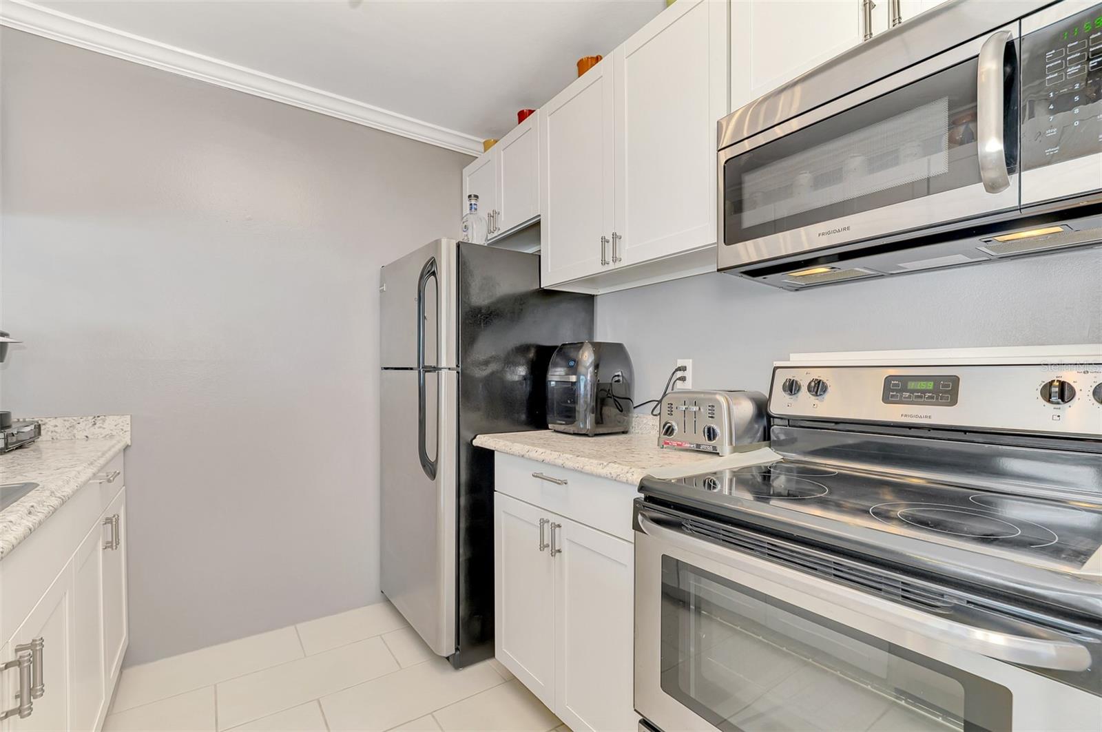 MIRROR LAKE CONDO SEC 3 - Residential