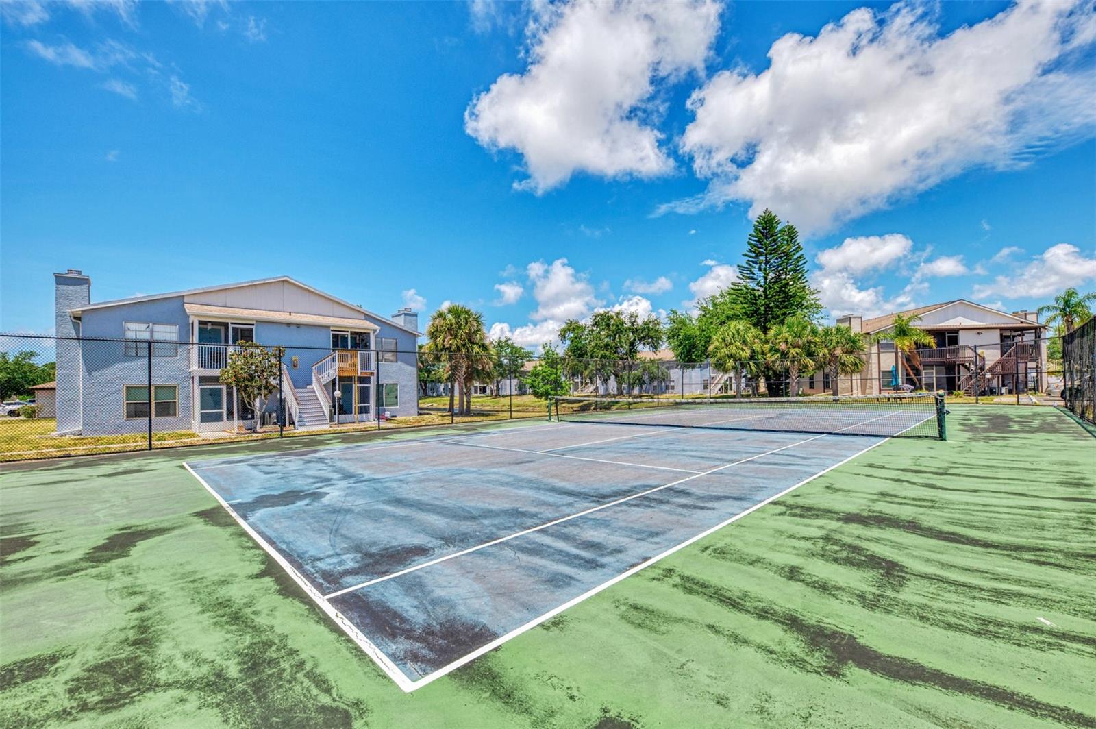 MIRROR LAKE CONDO SEC 3 - Residential