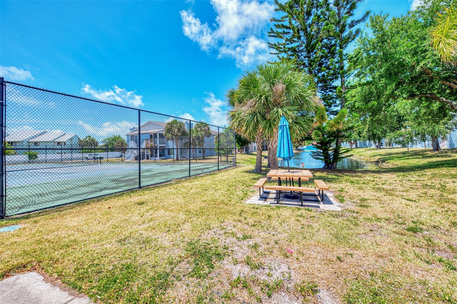 MIRROR LAKE CONDO SEC 3 - Residential