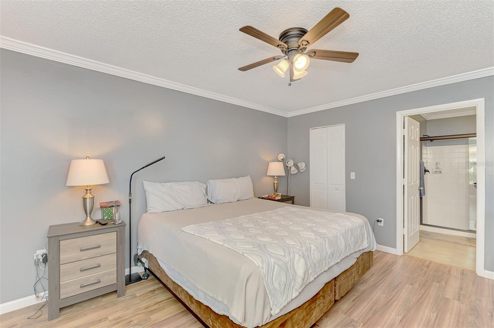 MIRROR LAKE CONDO SEC 3 - Residential