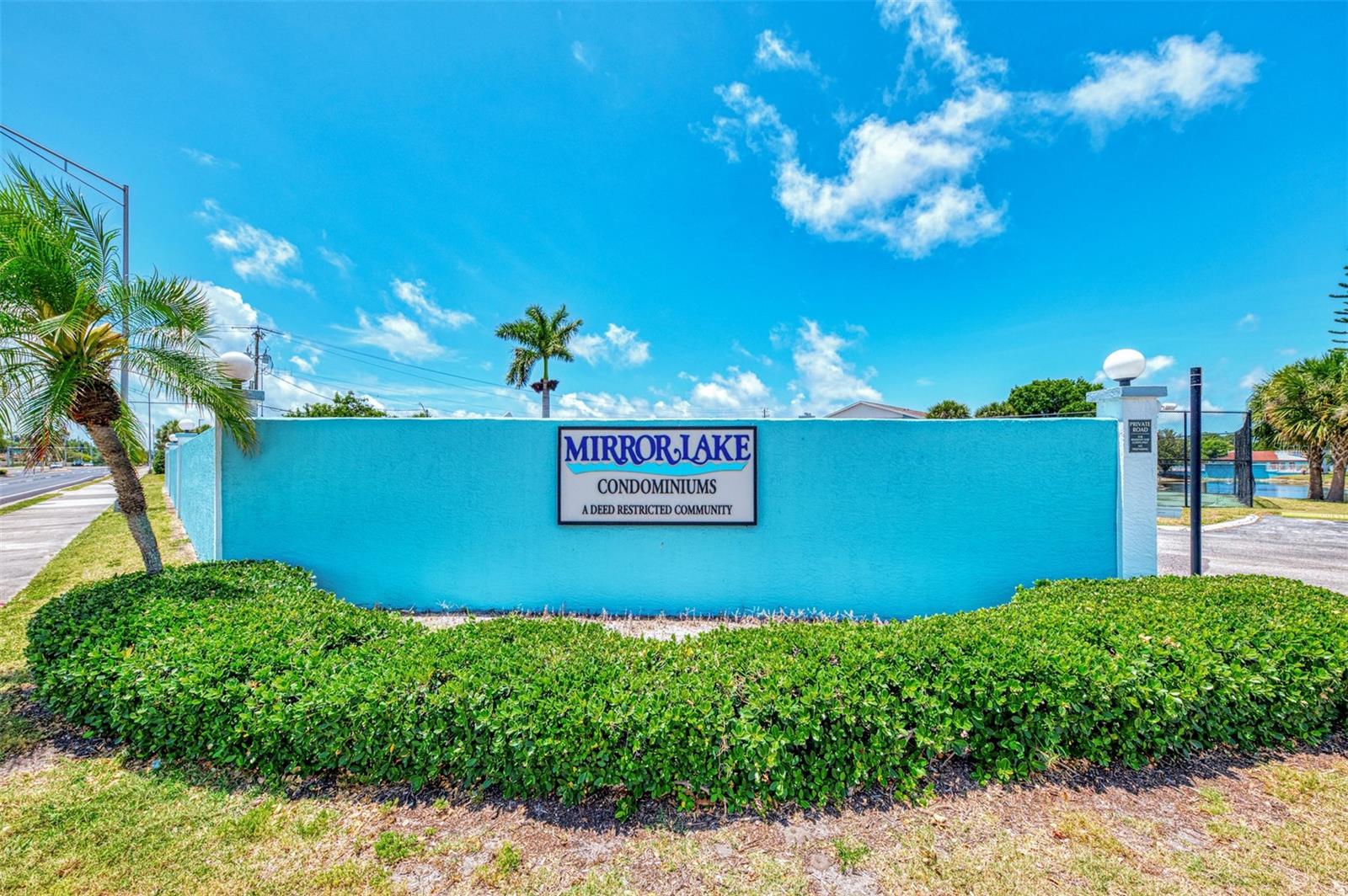MIRROR LAKE CONDO SEC 3 - Residential