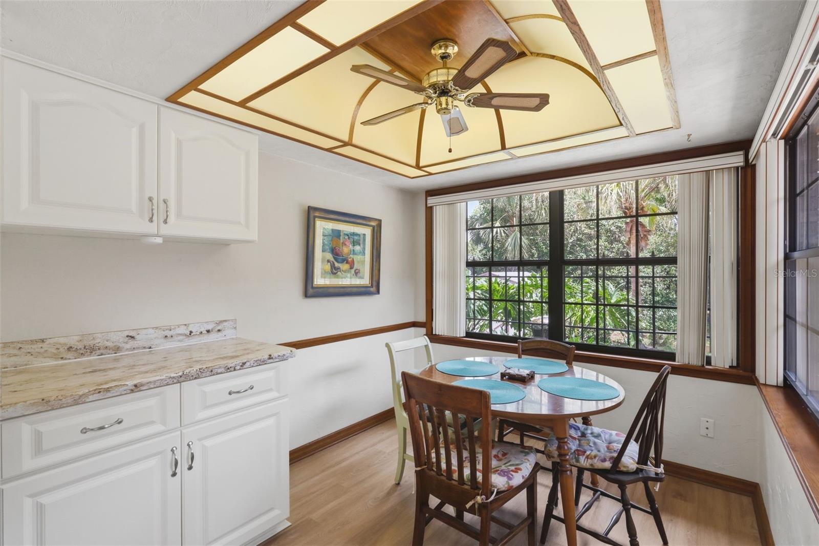 COUNTRY CLUB ESTATES - Residential