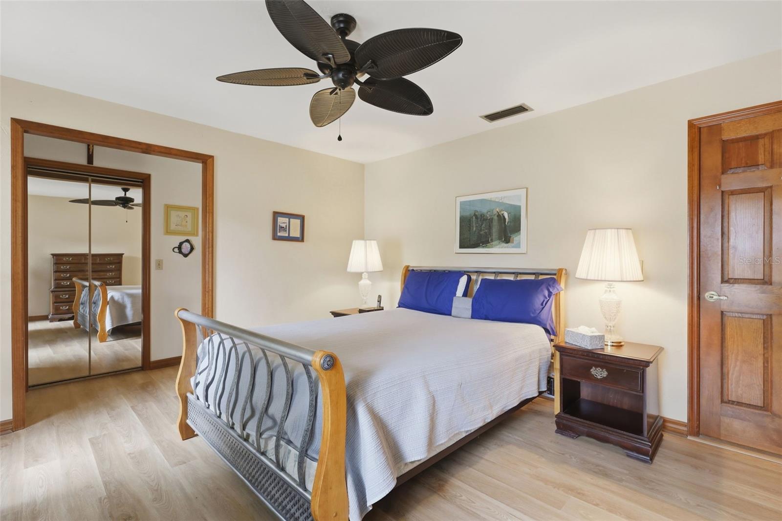 COUNTRY CLUB ESTATES - Residential