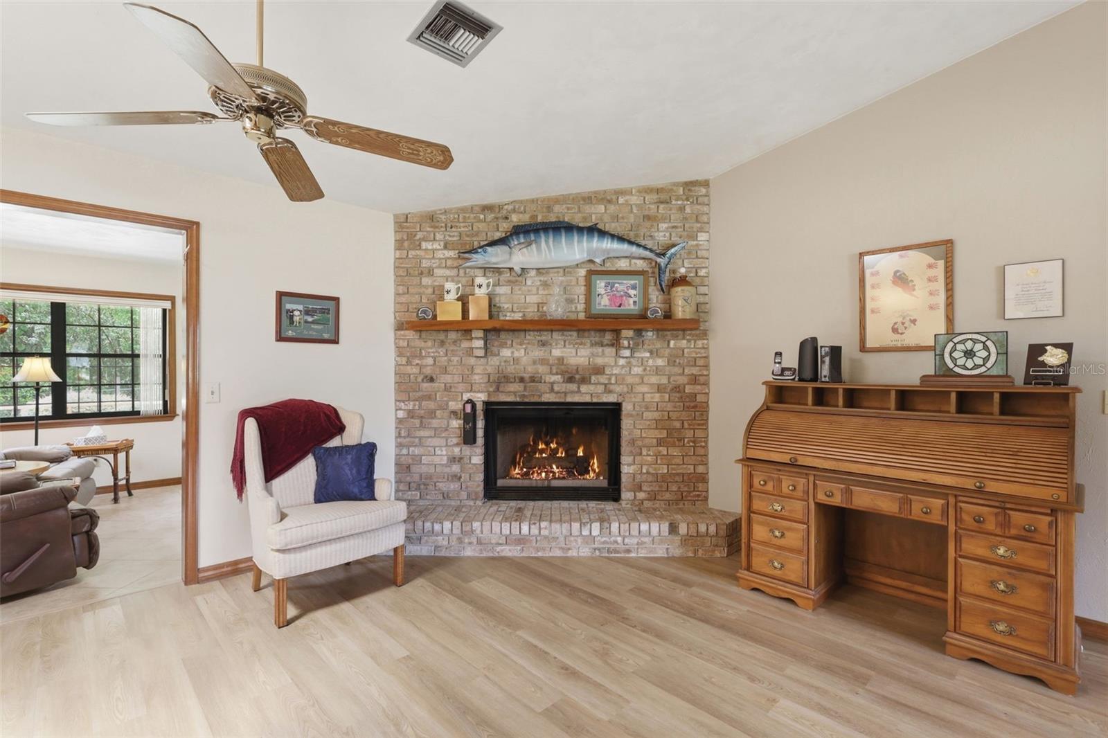 COUNTRY CLUB ESTATES - Residential