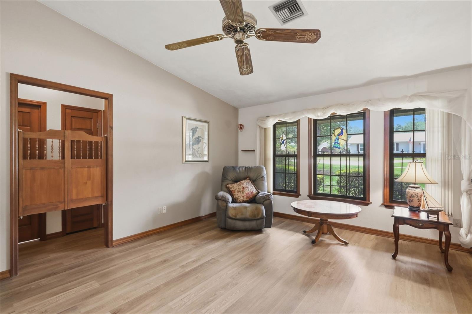 COUNTRY CLUB ESTATES - Residential