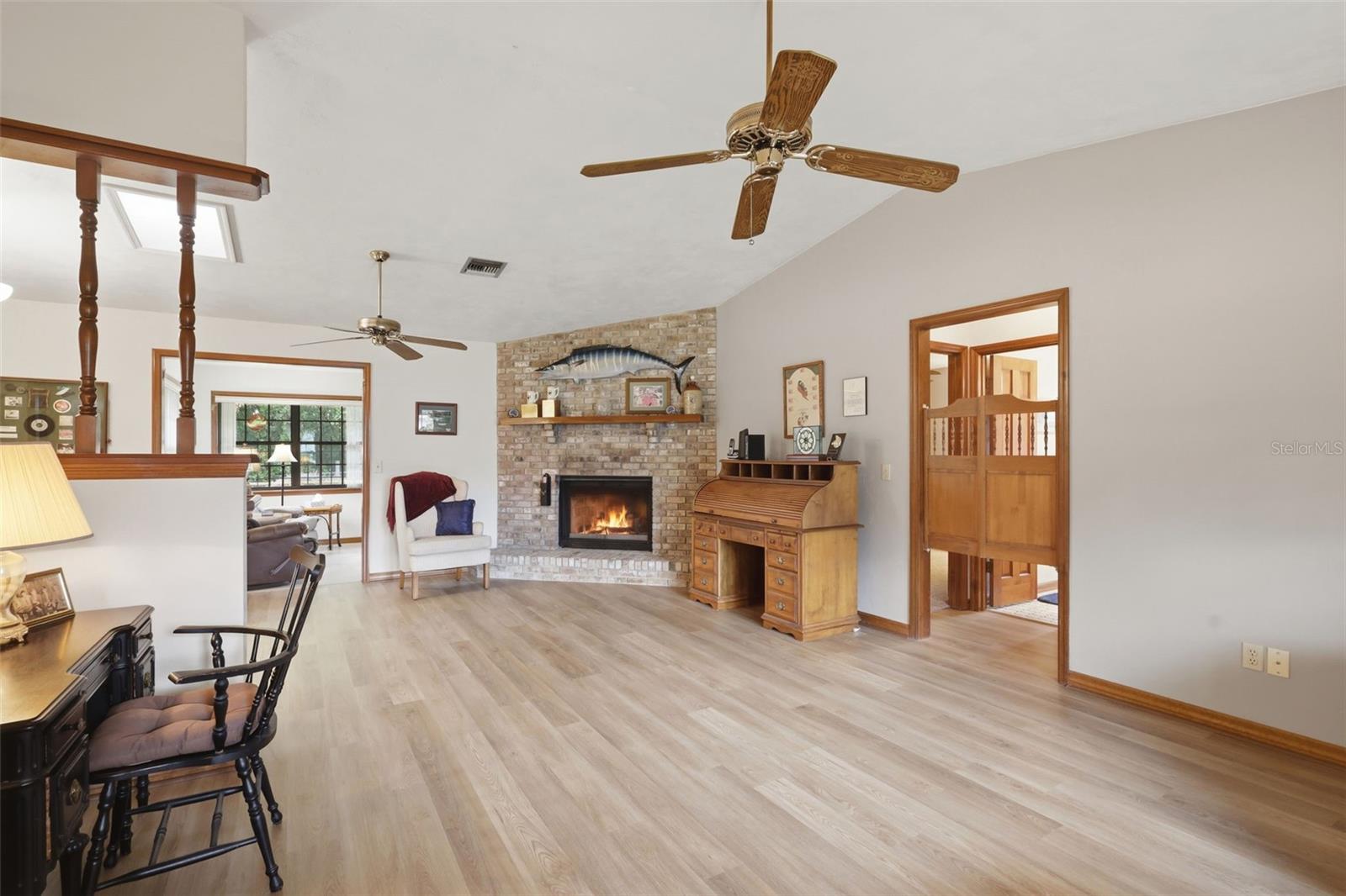 COUNTRY CLUB ESTATES - Residential