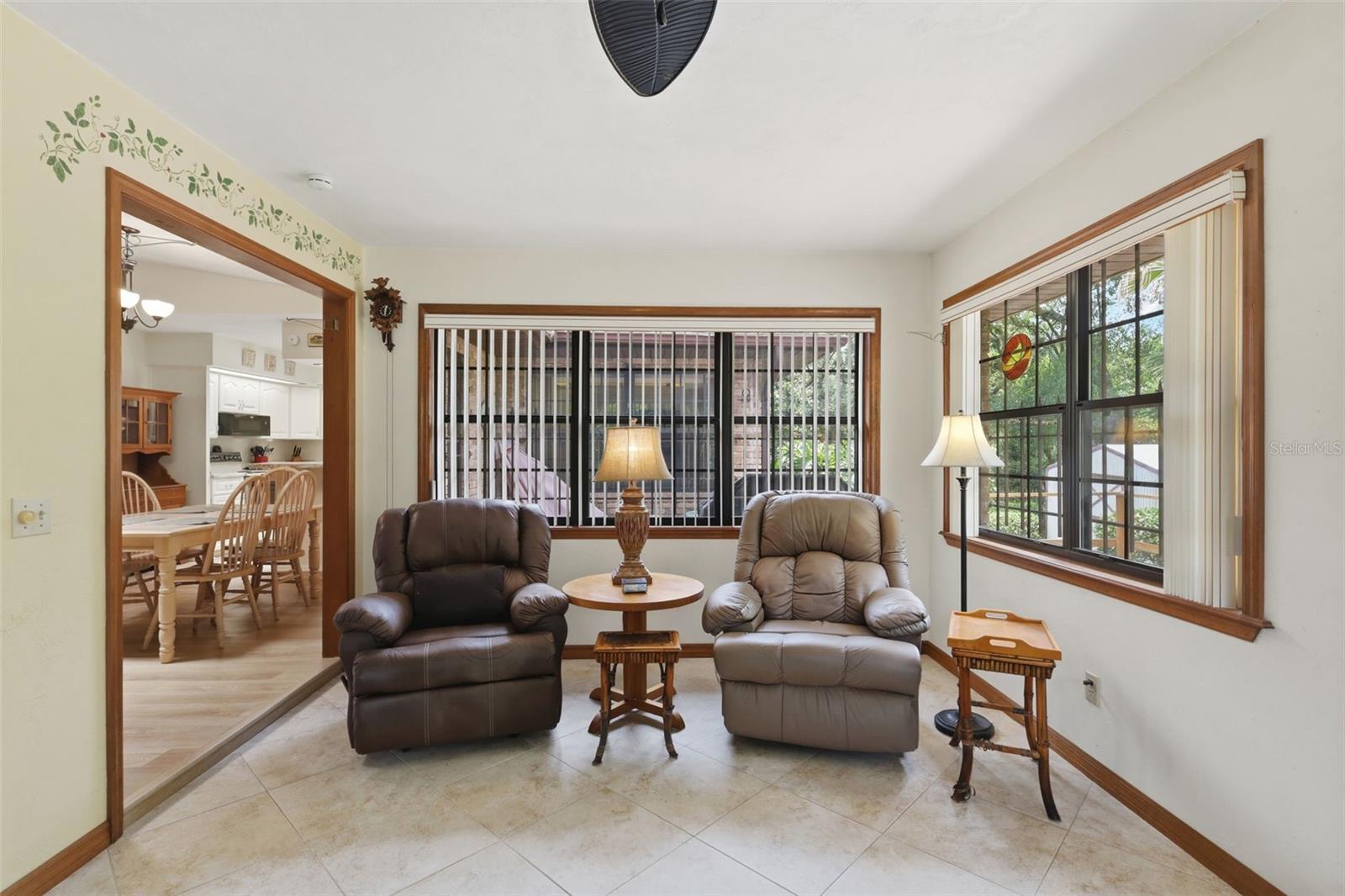 COUNTRY CLUB ESTATES - Residential