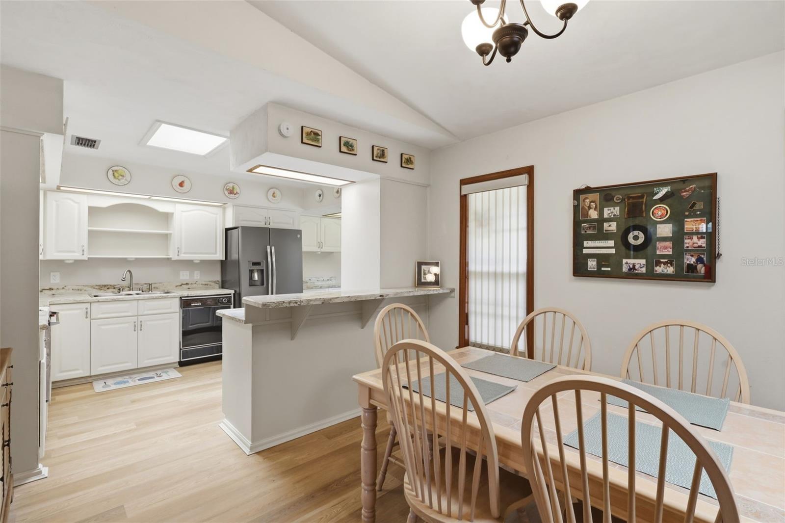 COUNTRY CLUB ESTATES - Residential