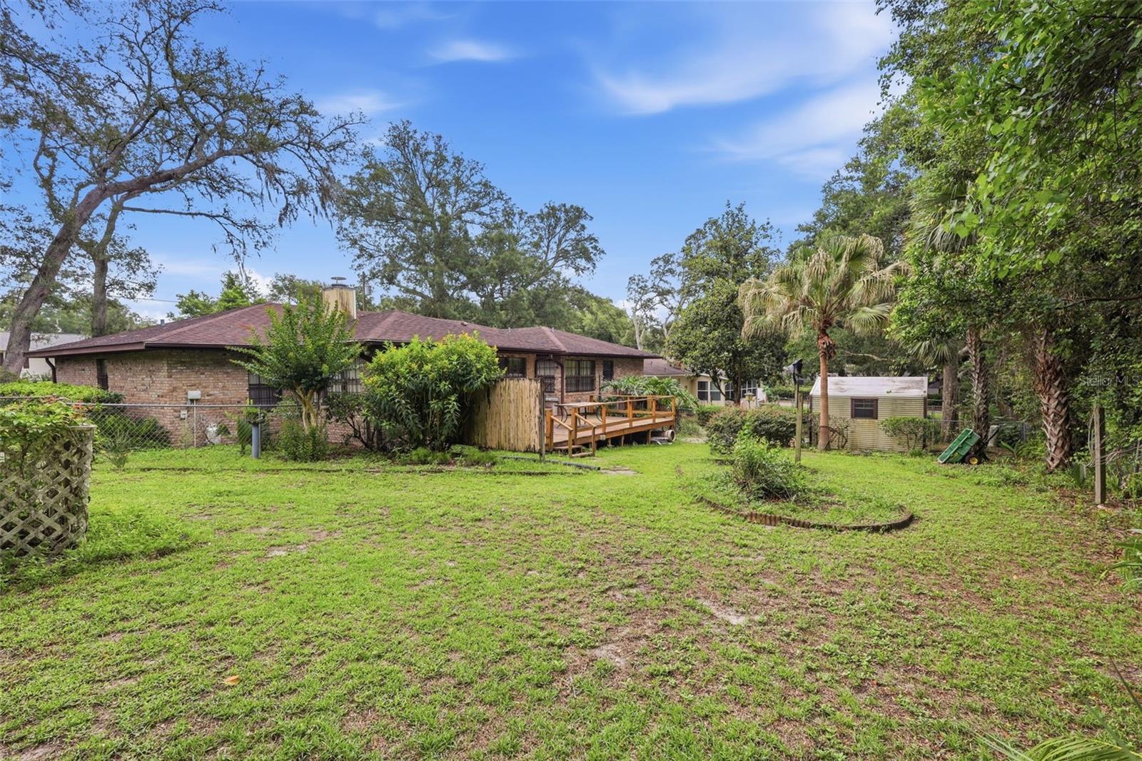 COUNTRY CLUB ESTATES - Residential