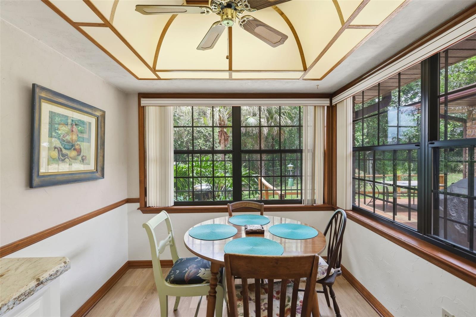 COUNTRY CLUB ESTATES - Residential