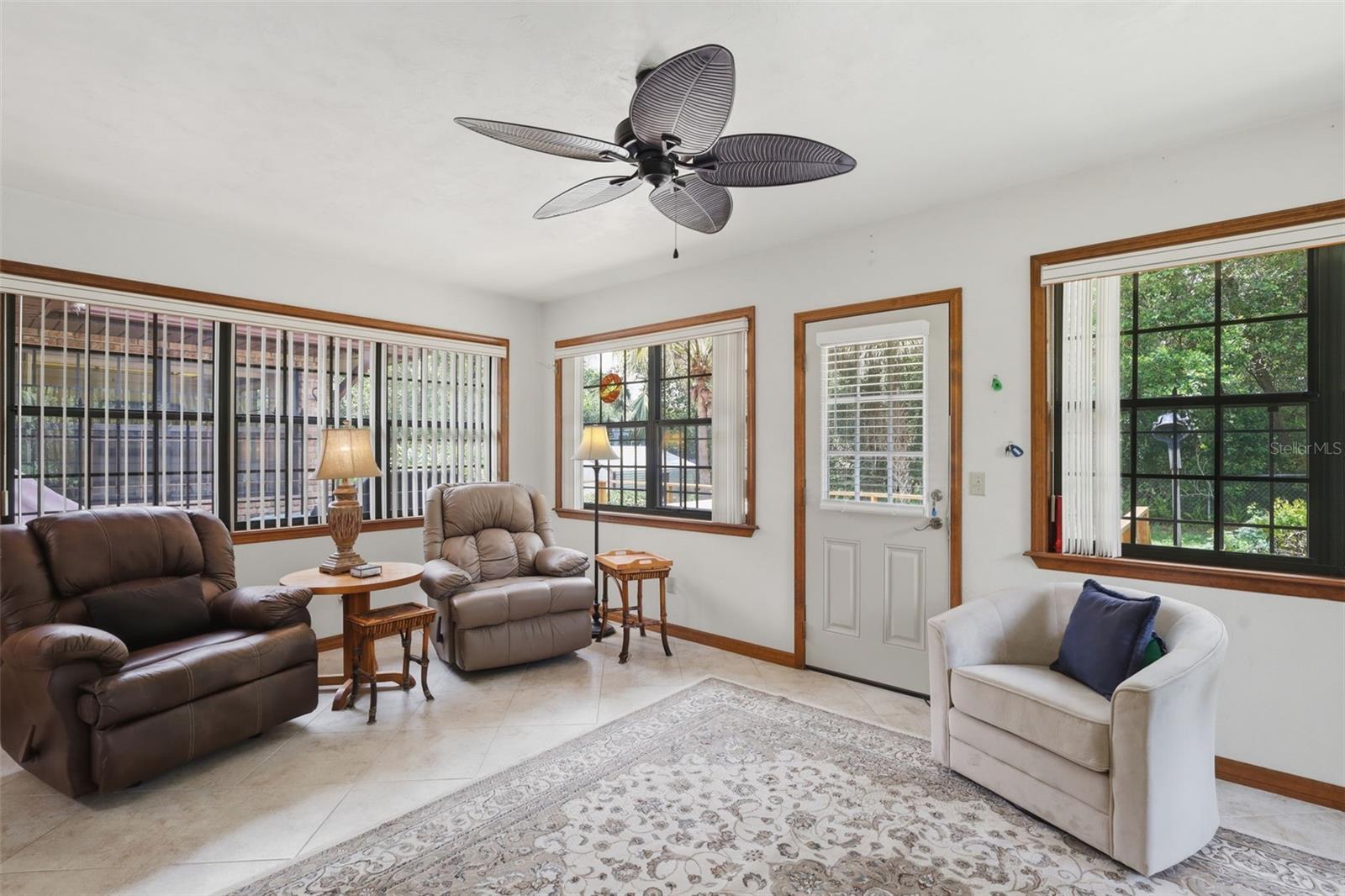 COUNTRY CLUB ESTATES - Residential