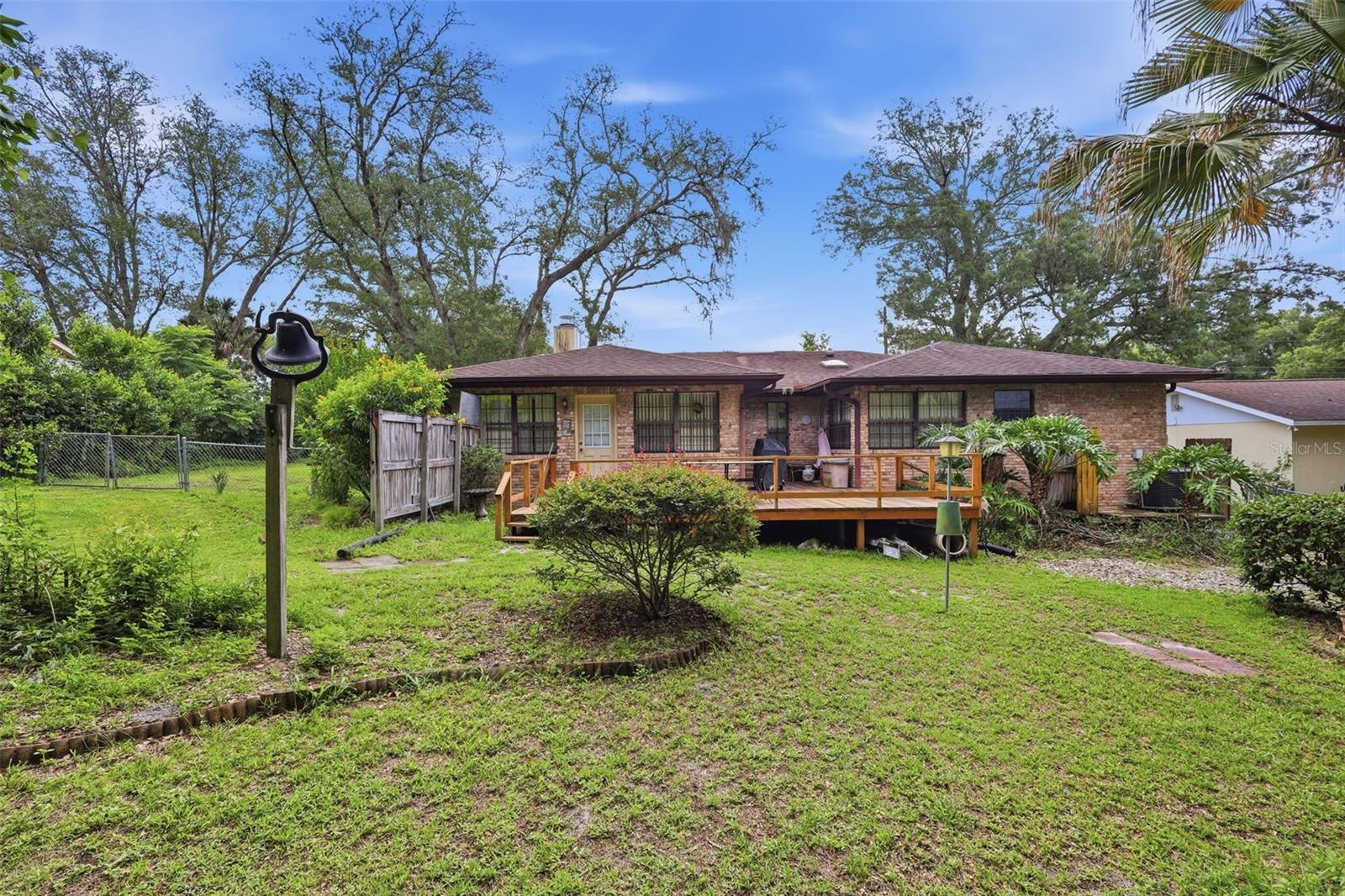 COUNTRY CLUB ESTATES - Residential