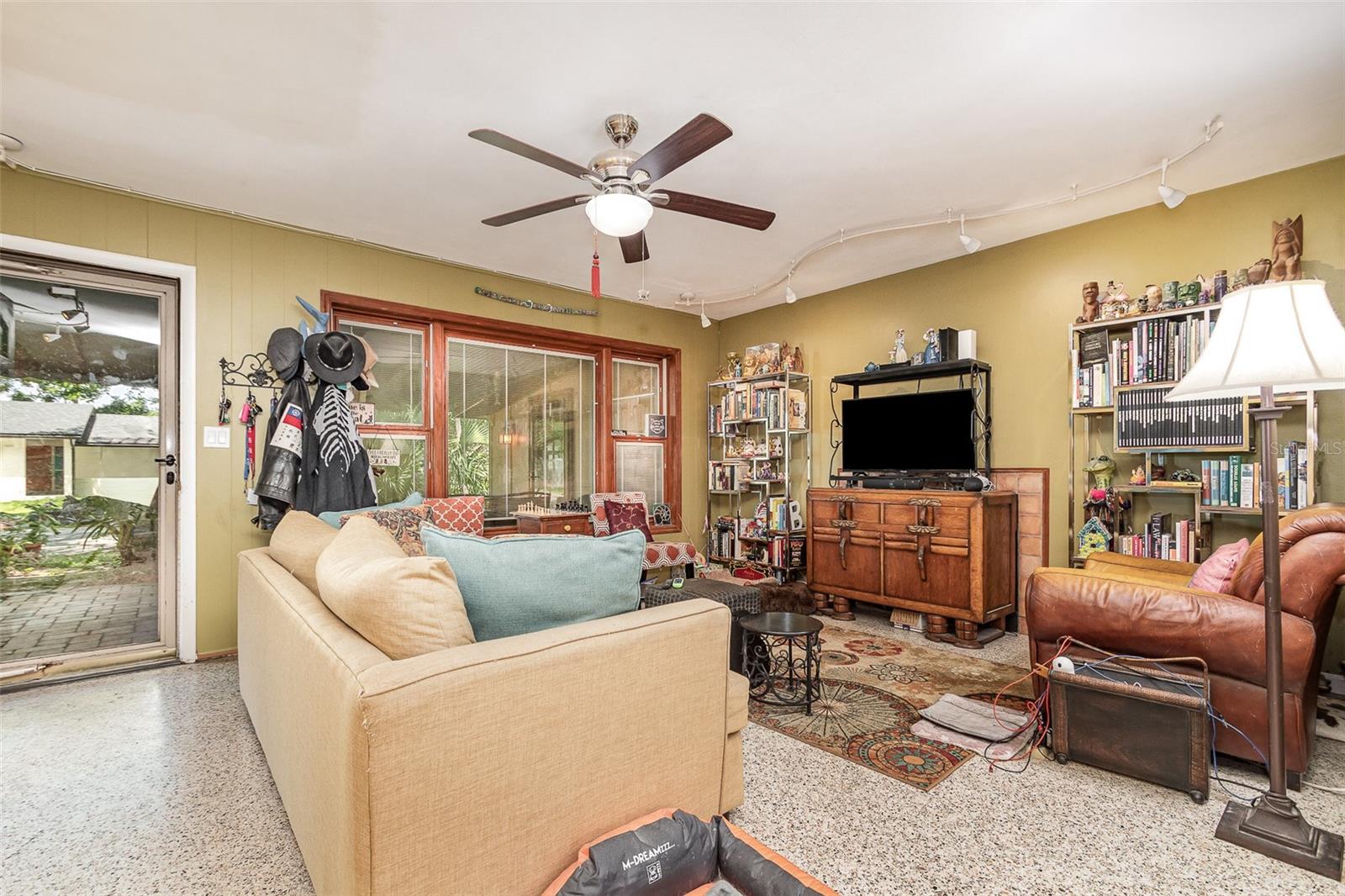 610 FOREST DRIVE