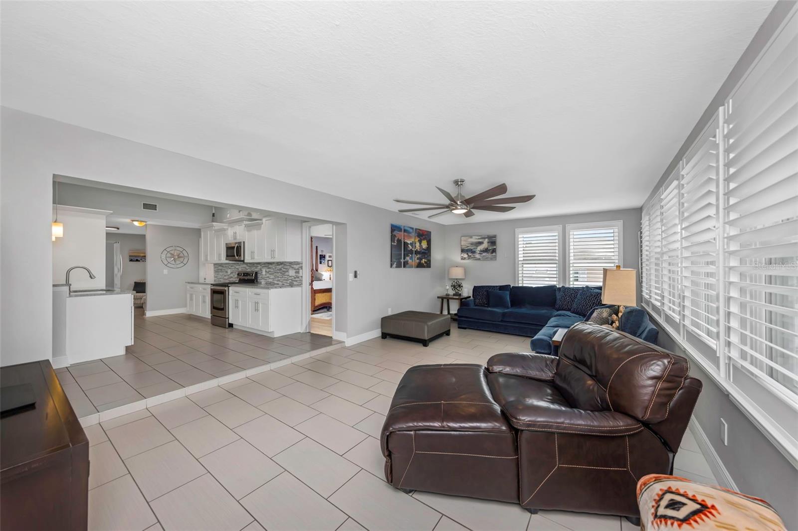 APOLLO BEACH UNIT 02 - Residential