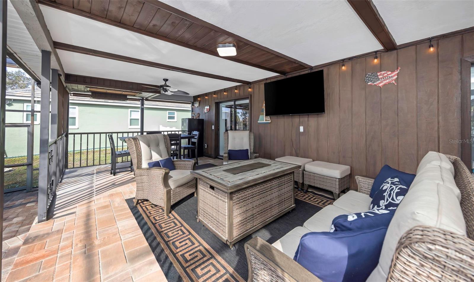 APOLLO BEACH UNIT 02 - Residential