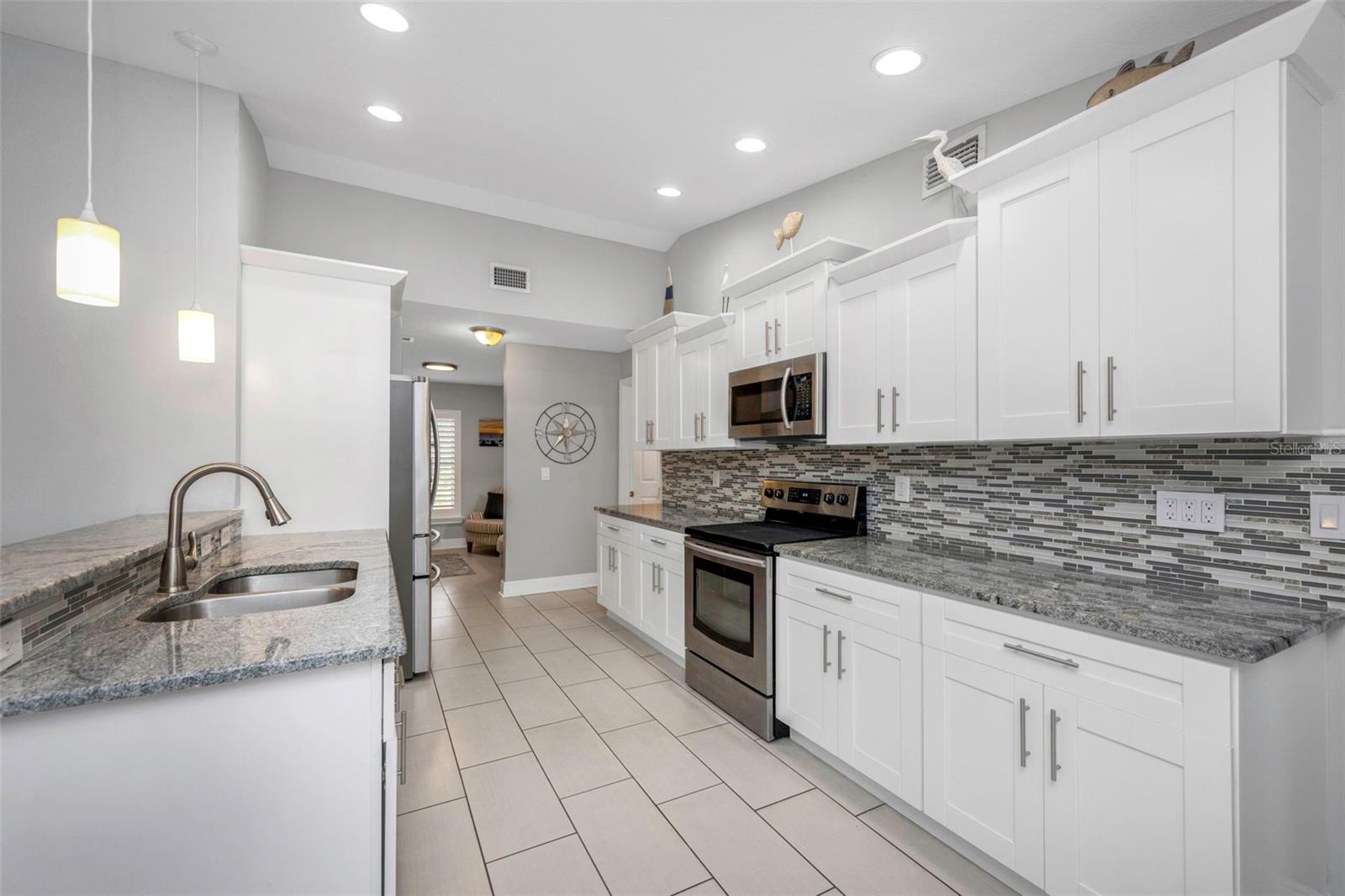 APOLLO BEACH UNIT 02 - Residential