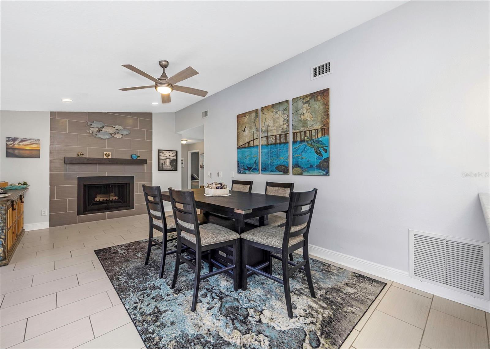 APOLLO BEACH UNIT 02 - Residential