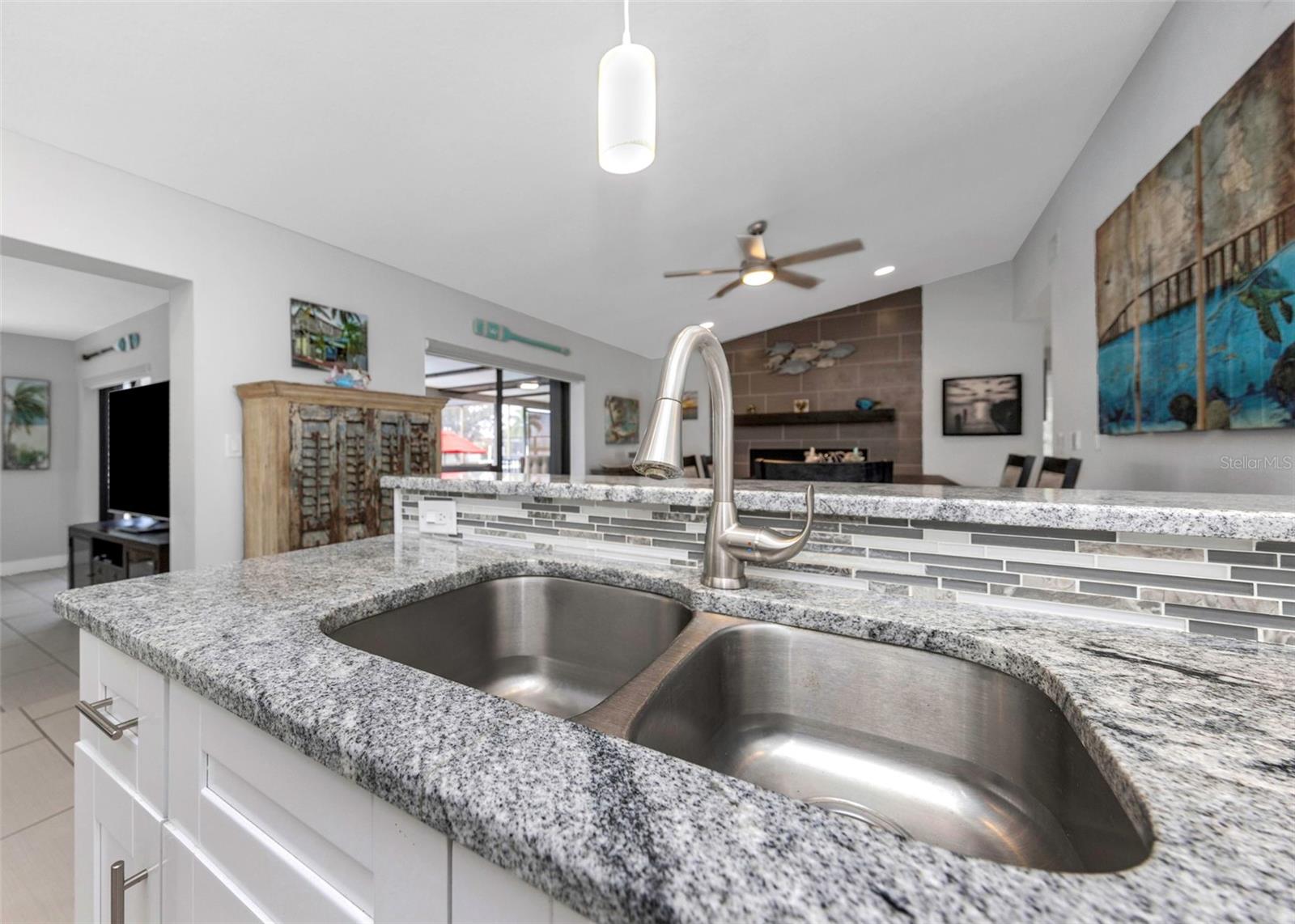 APOLLO BEACH UNIT 02 - Residential