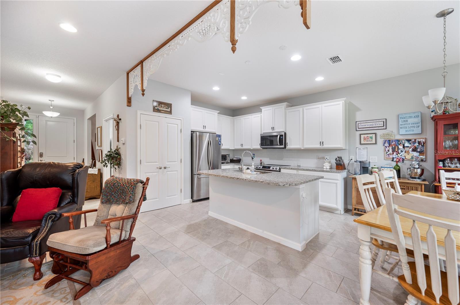 GOLDEN RDG - Residential