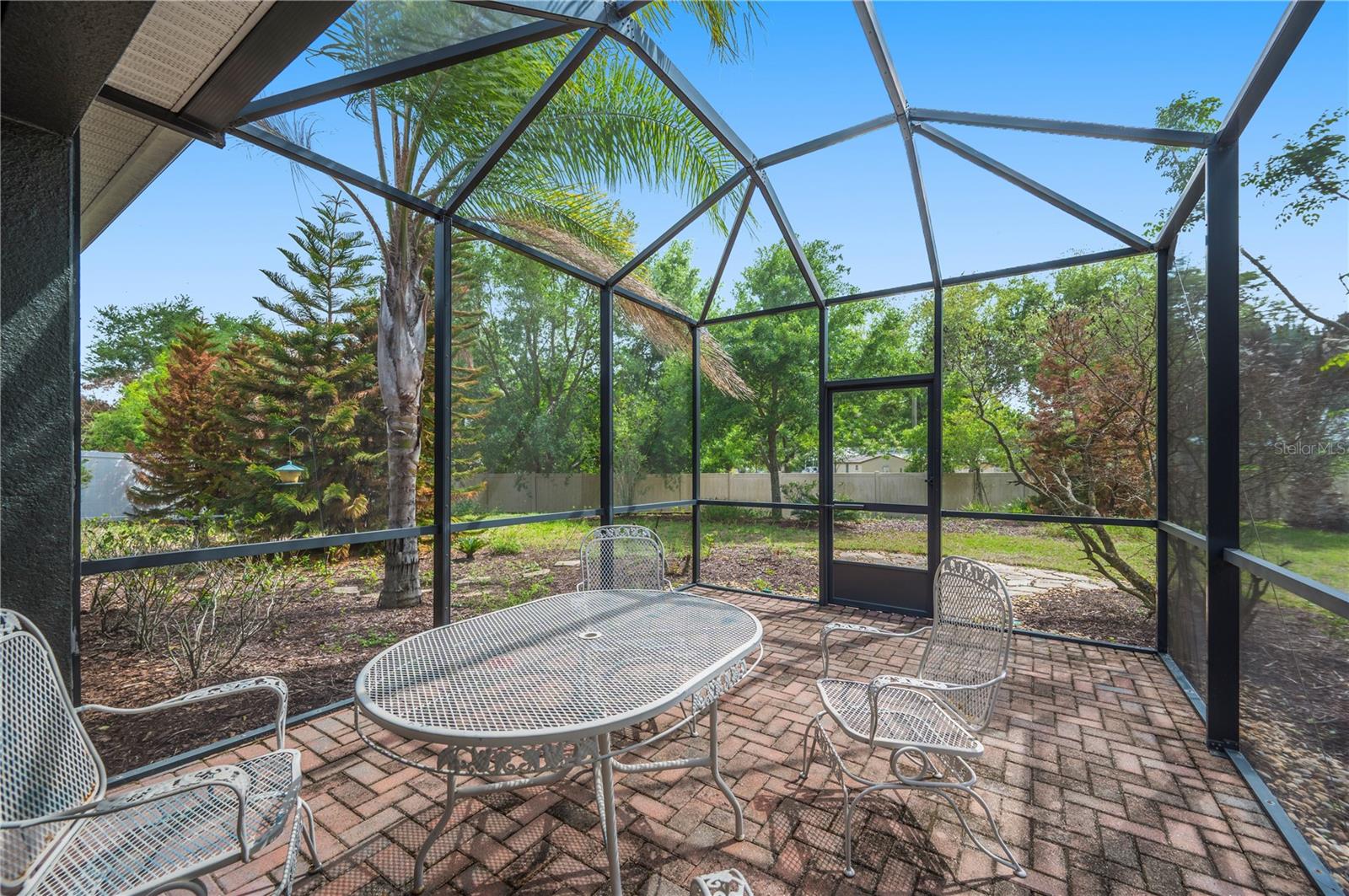 GOLDEN RDG - Residential