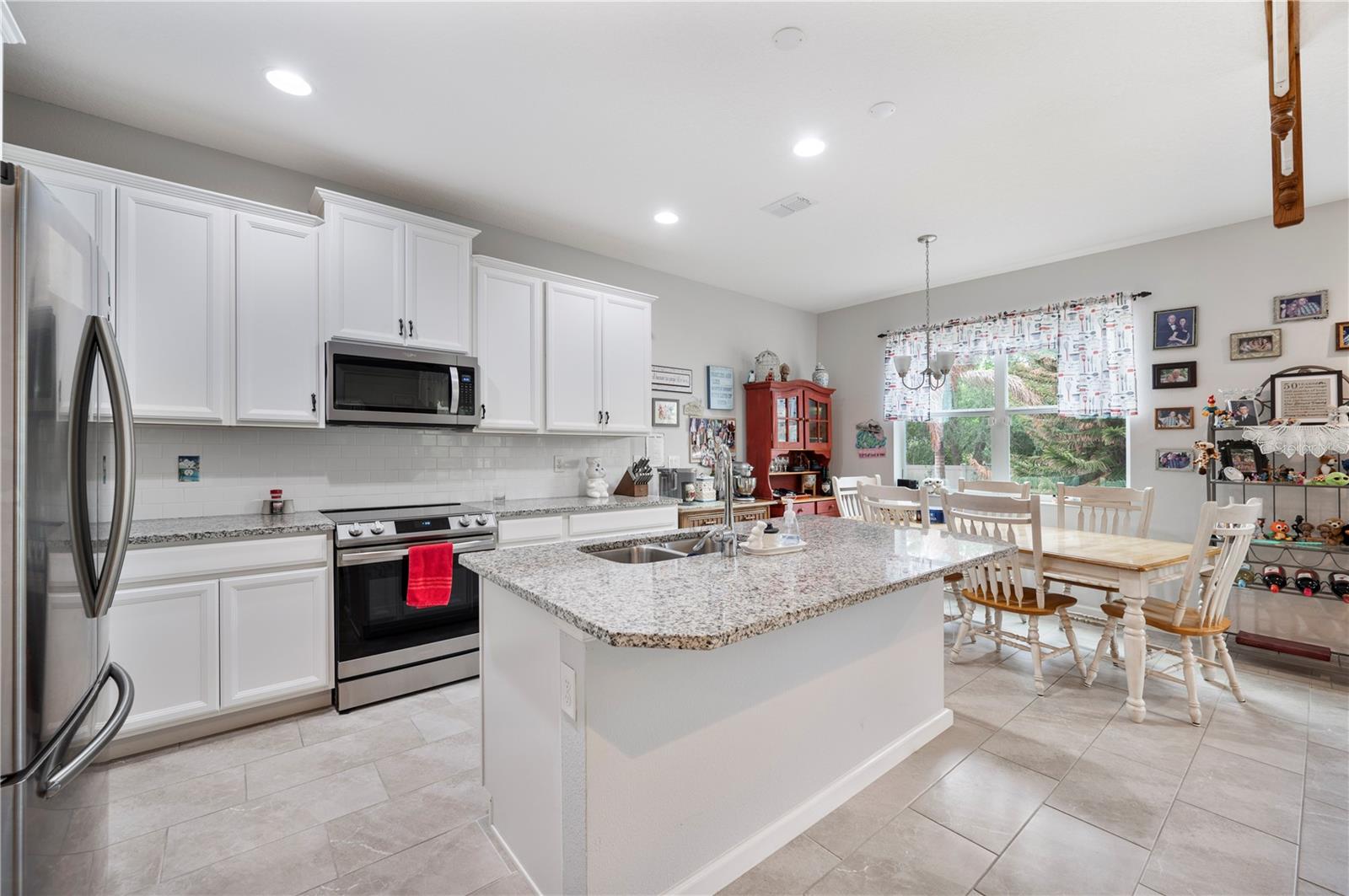 GOLDEN RDG - Residential