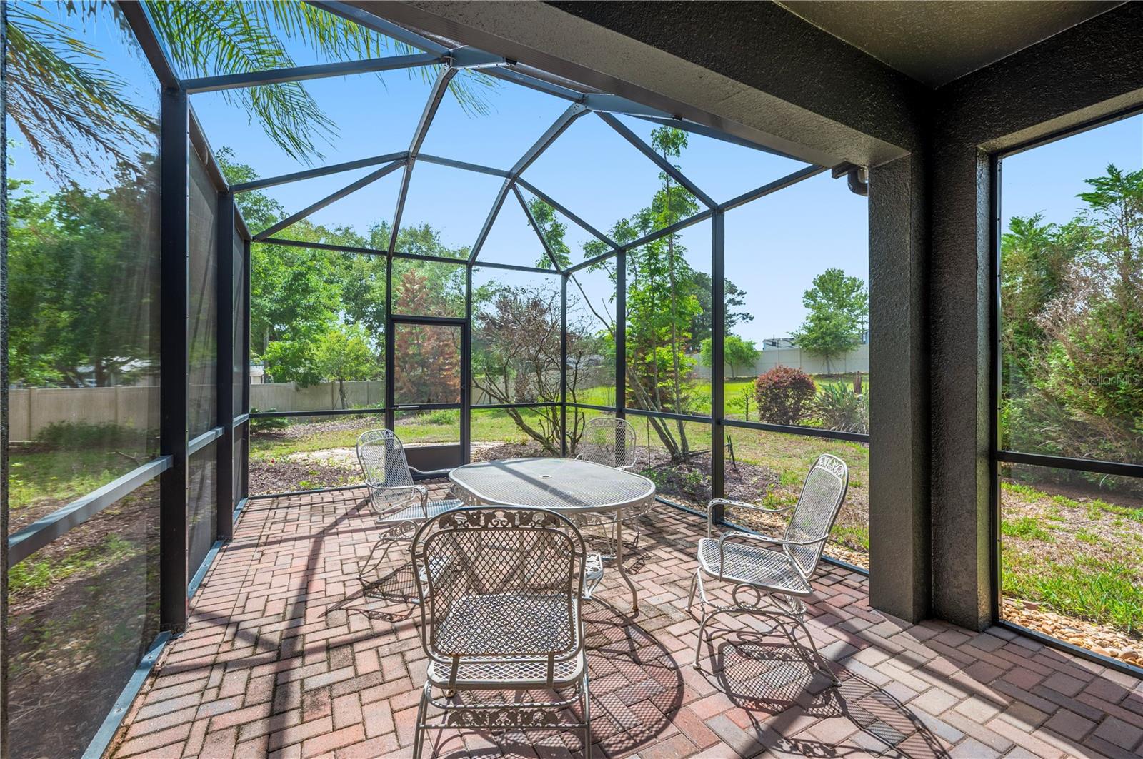 GOLDEN RDG - Residential