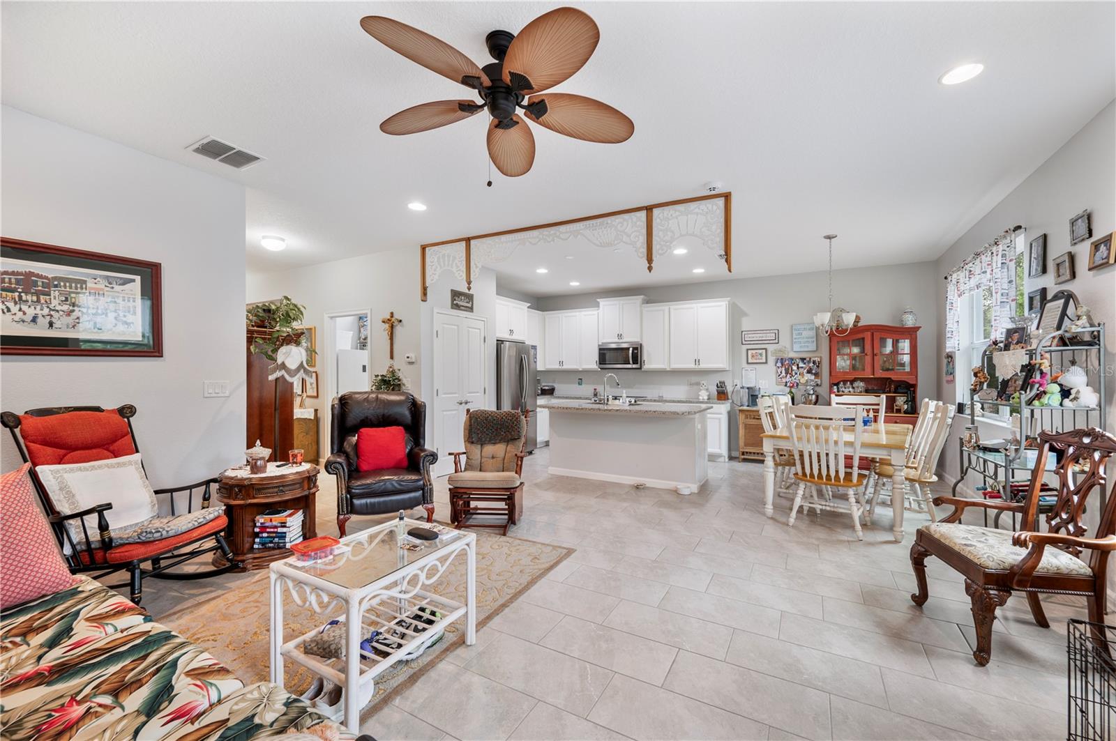 GOLDEN RDG - Residential