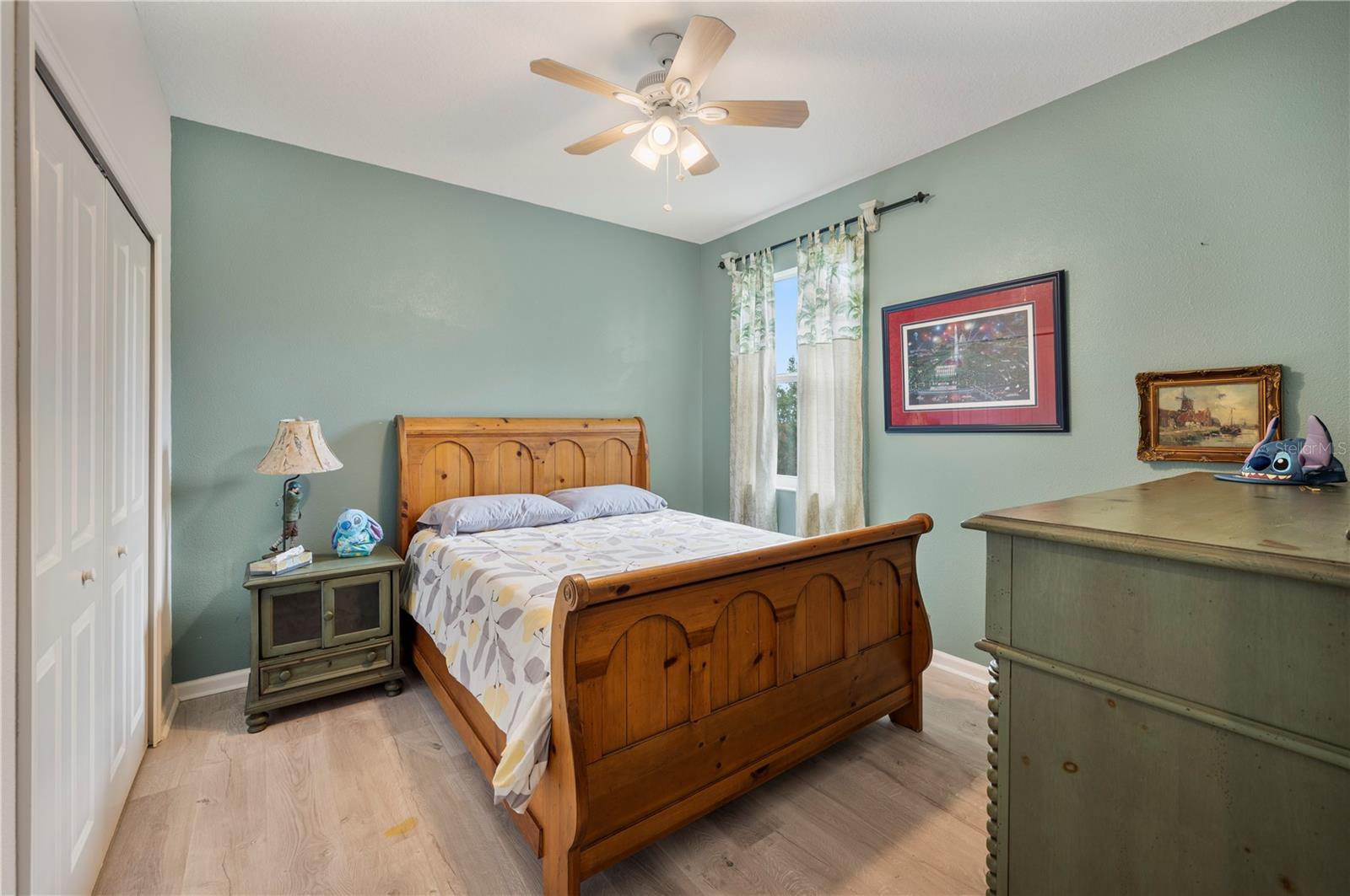 GOLDEN RDG - Residential