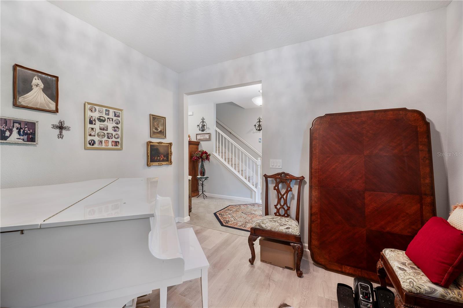 GOLDEN RDG - Residential