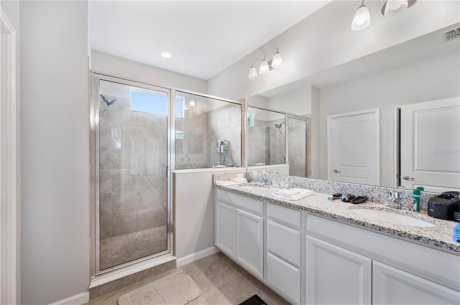 GOLDEN RDG - Residential