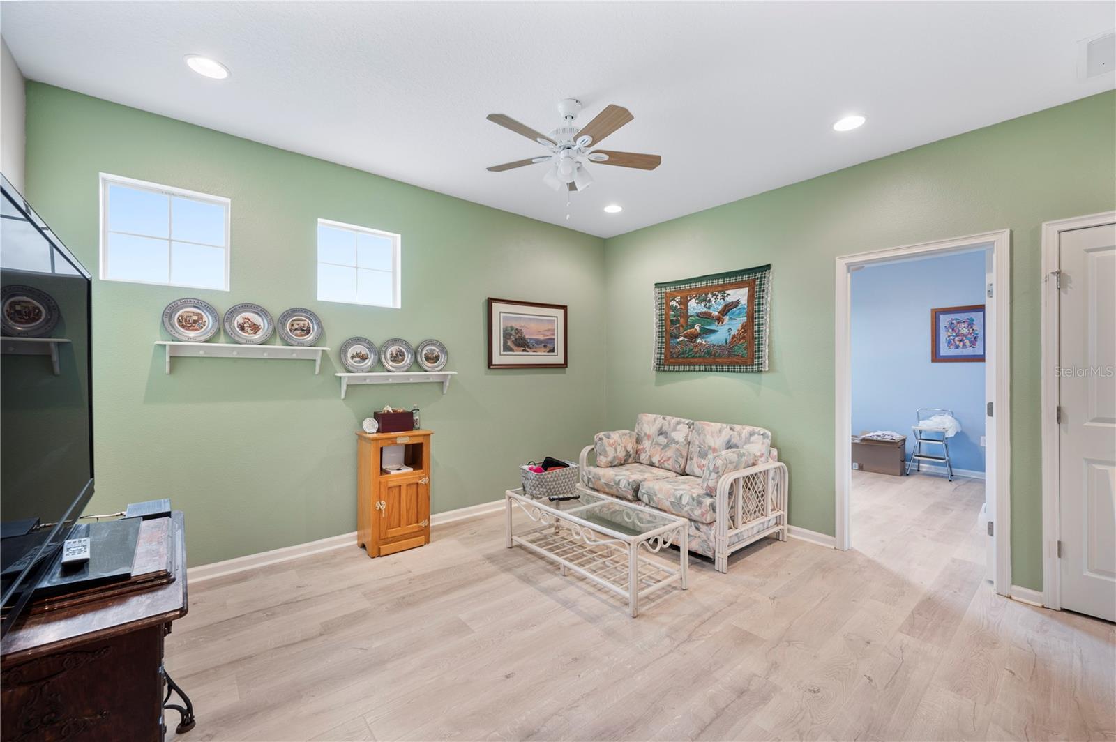 GOLDEN RDG - Residential