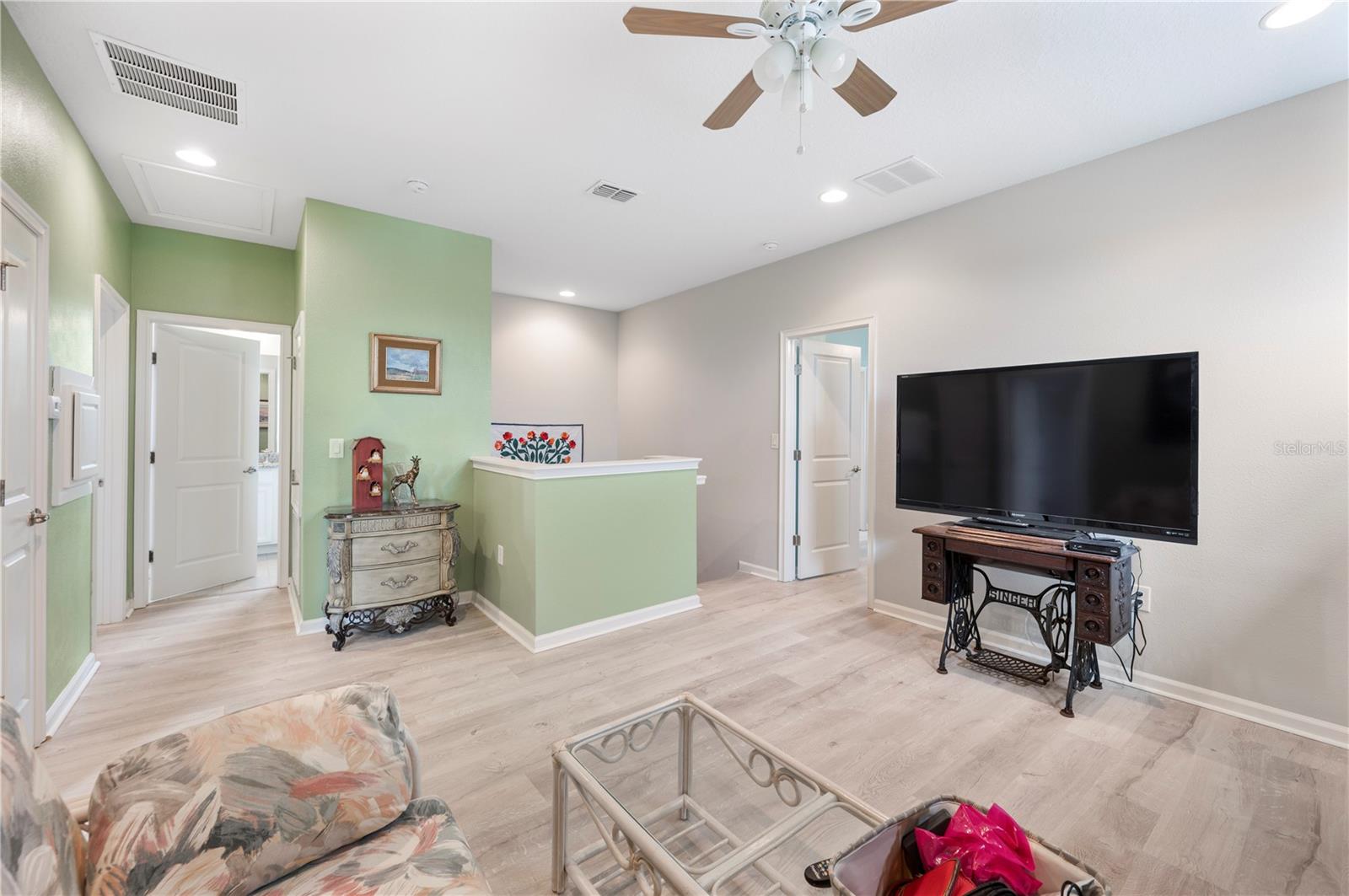 GOLDEN RDG - Residential