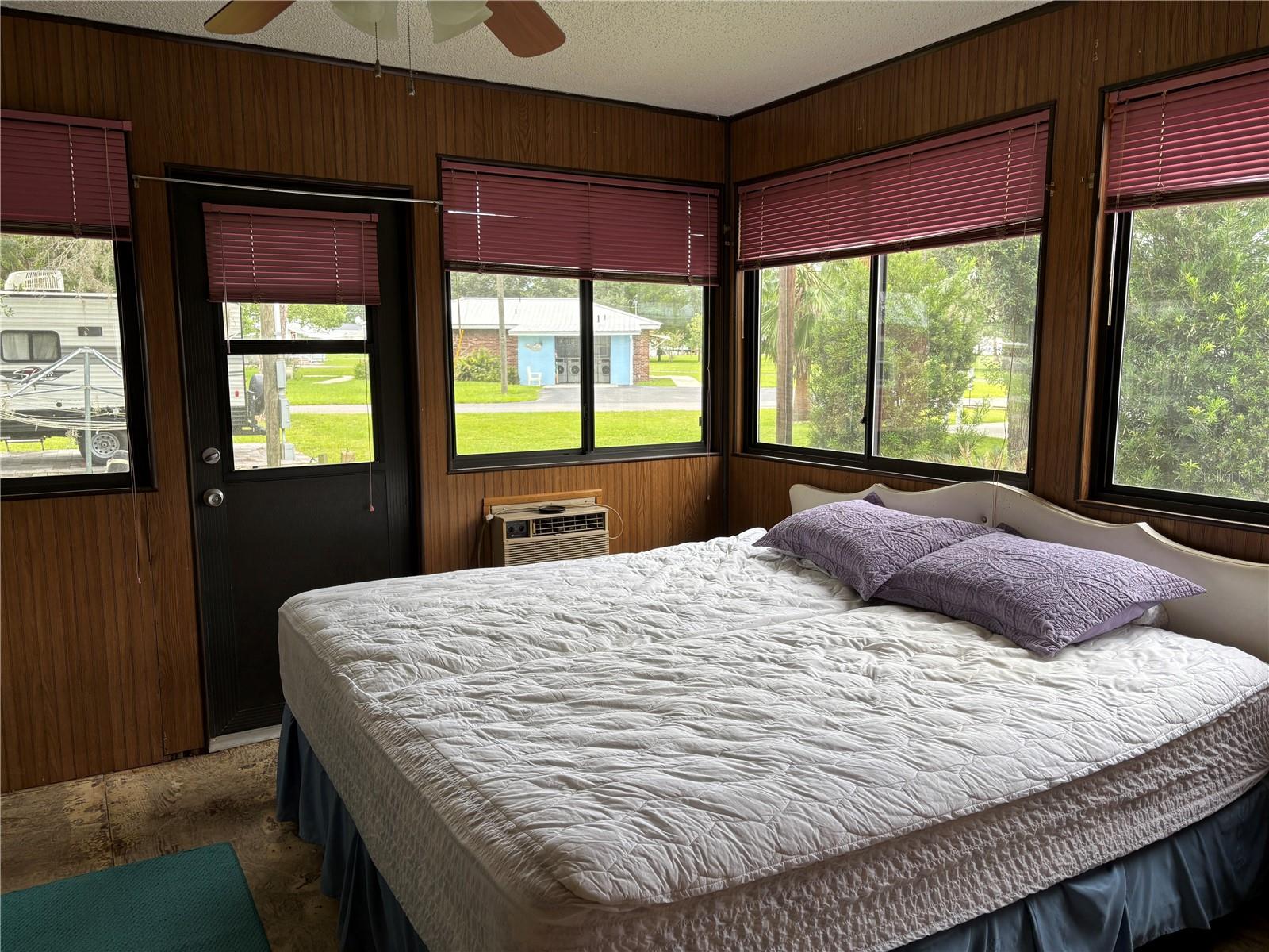 CAMPERS HOLIDAY - Residential