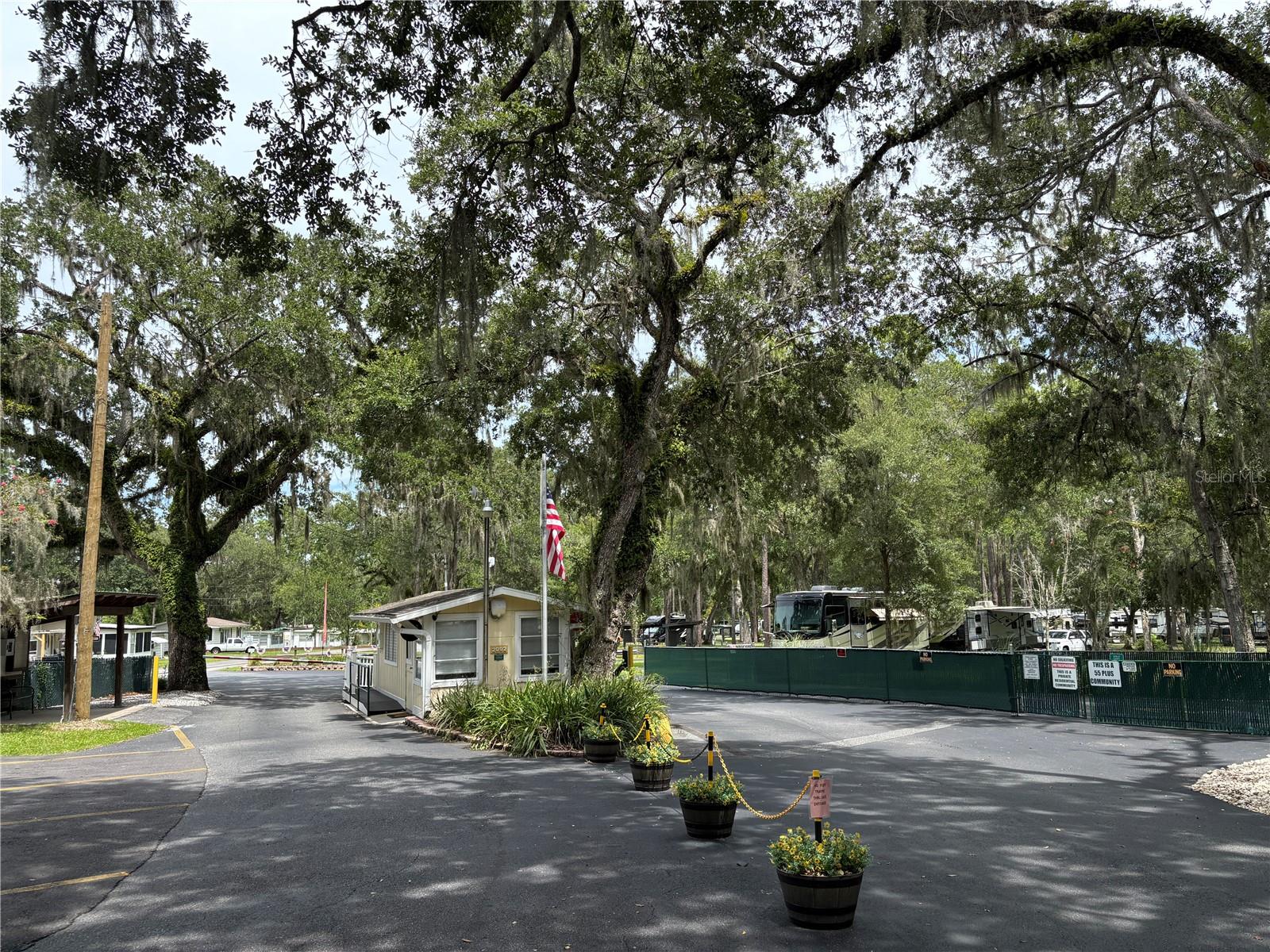 CAMPERS HOLIDAY - Residential